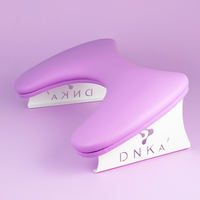 Podpórka pod dłonie do manicure różowa DNKa, ergonomiczna, 44x24x15 cm