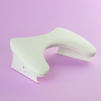 Podpórka pod dłonie do manicure biała, ergonomiczna, ekoskóra 44x15x15 cm